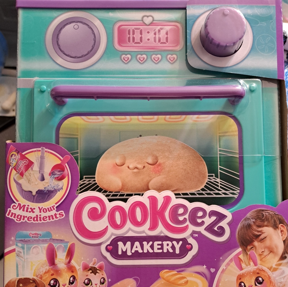 Cookeez Makery Baked Treatz Blue- Hard to Find Oven, Scented, Interactive NEW